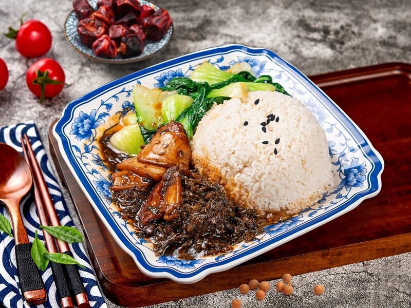 1梅菜扣肉饭_调整大小.jpg